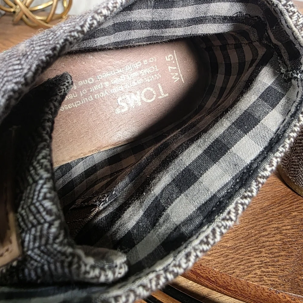 Tom's Desert Herringbone Wedges Size 7.5 Gray Wedge Ankle Boots Lace Up